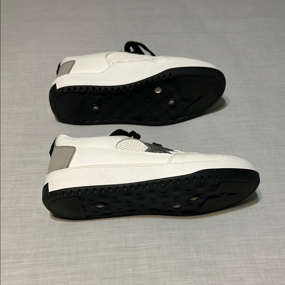 Vintage Havana White Sneakers with Black Accents - Picture 5 of 7